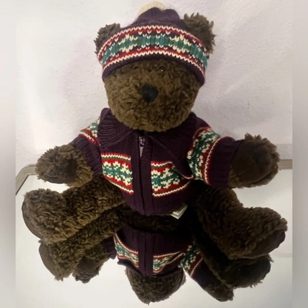 Vintage Teddy Bear Wally Plush Collectible Winter Outfit Cute! - Picture 1 of 2